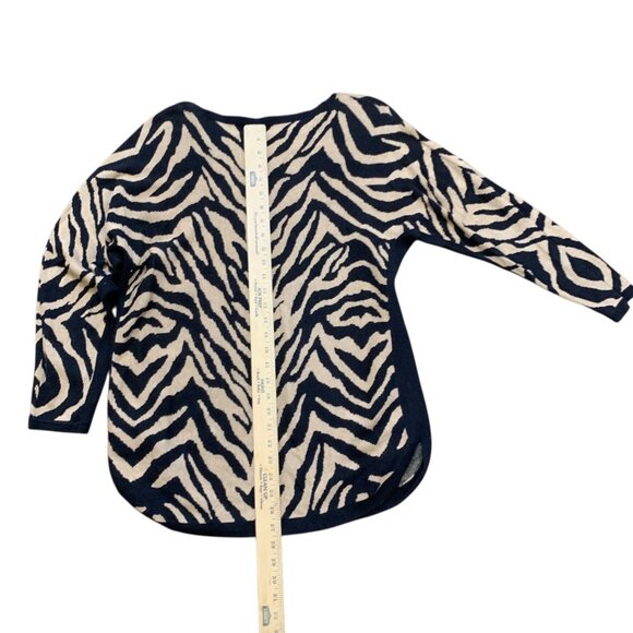 Cabi Zebra Print Knit Sweater Top Sz M Black Beige 3/4 Sleeve Safari Mob Wife - Picture 10 of 13